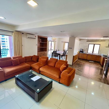 Penthouse Marina Court Vacation Home 4 Bedrooms Kota Kinabalu 14Pax Екстер'єр фото